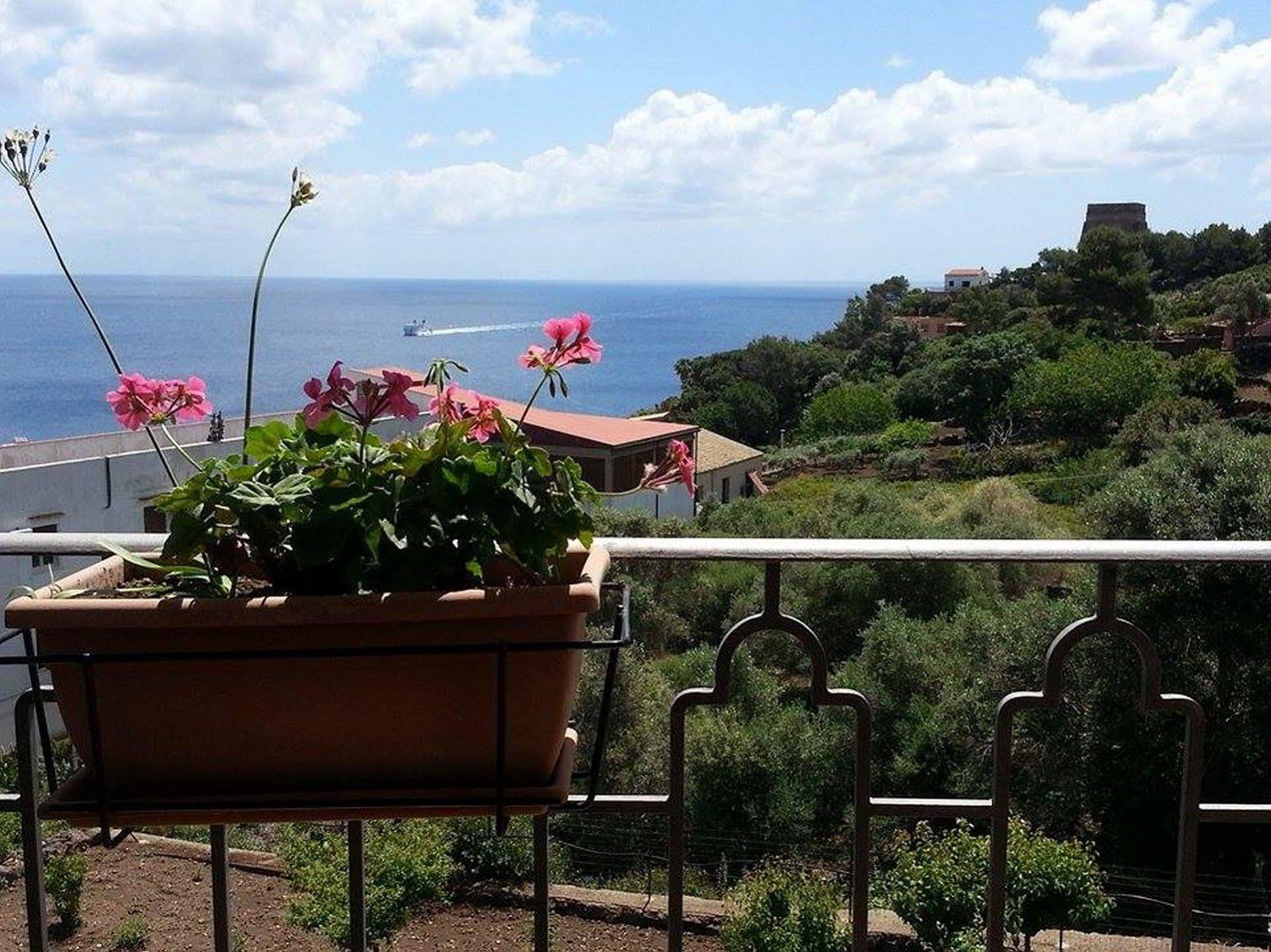 Hotel Clelia Isola di Ustica Ngoại thất bức ảnh